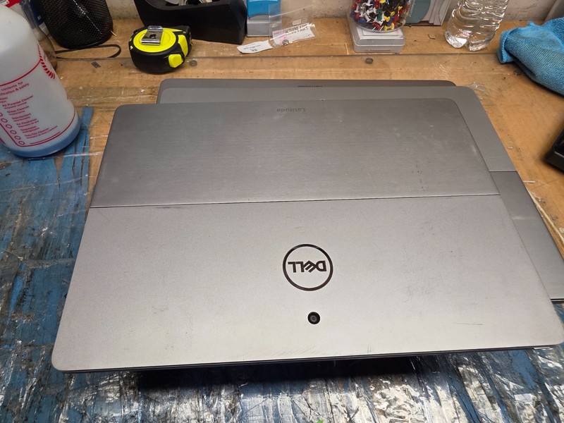 Lot of 9 DELL LATITUDE 7200 2-IN-1 Tablets i5-8365U 16GB - 8GB RAM for Parts gallery