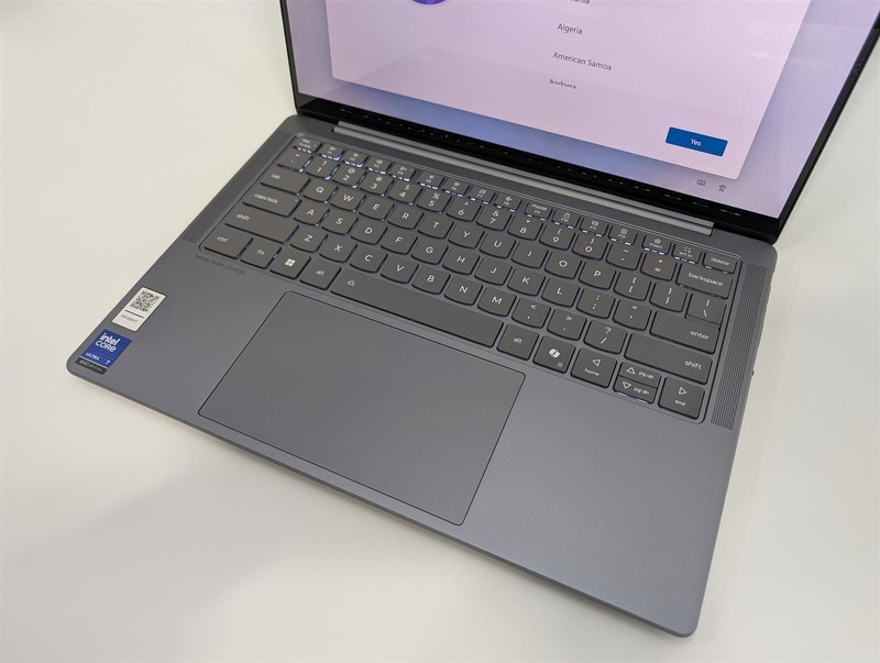 Lenovo Slim 7 14" Core Ultra 7 258V 32GB 1TB SSD Arc Luna Grey Used-Very Good gallery