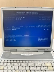 Retro Gericom Masterpiece S2440e XL 15″ Intel Celeron 2200 256MB RAM No HDD