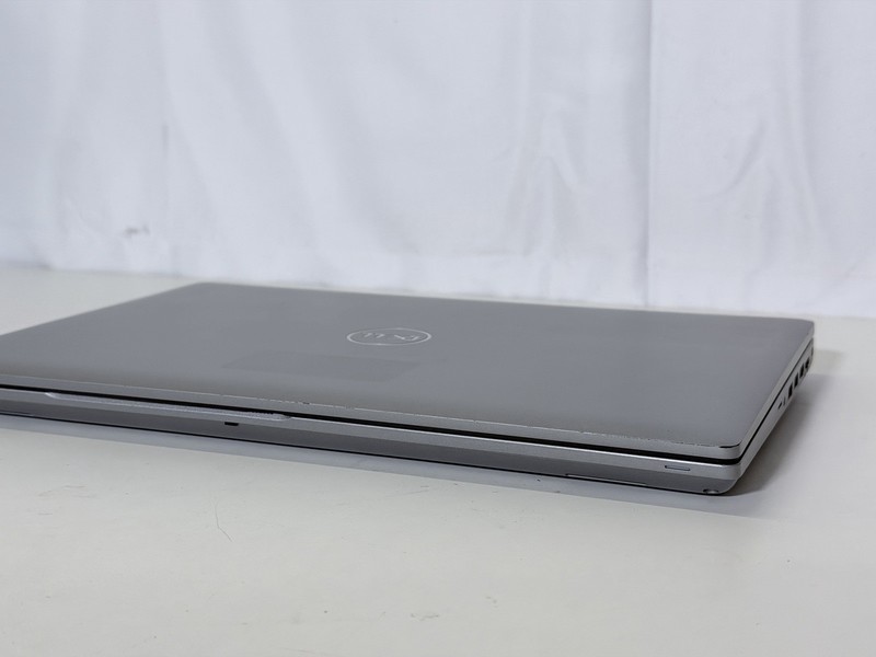 Dell Precision 3571 Intel Core i5-12600H 32GB 512GB 15.6" WIn11P gallery