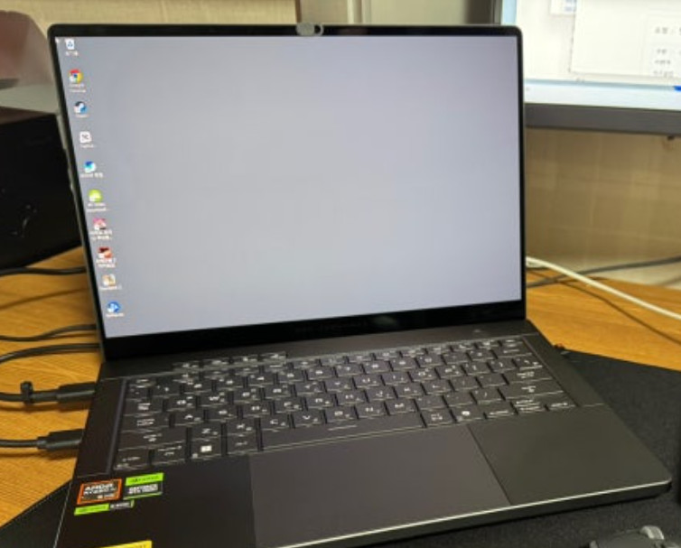 ASUS ROG Zephyrus G14 GA403WW-QS114W / Win11 14" RTX5080 AMD AI 9HX 370 64GB/2TB gallery
