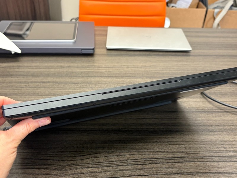 Razer Blade 17 RZ09-0406 i9-11900H 32GB 1TB SSD RTX 3080 Gaming Laptop gallery